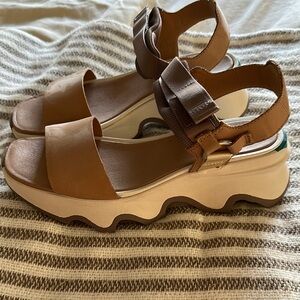 Sorel Kinetic Impact Tan Platform Sandals with Buckle no box